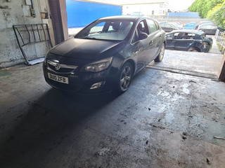 Opel Astra J 2010