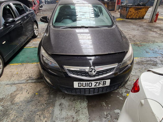 Opel Astra J 2010