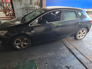 Opel Astra J 2010