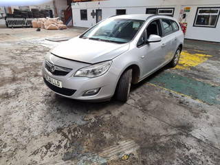Opel Astra J 2011