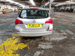 Opel Astra J 2011