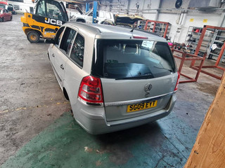 Opel Zafira 2  (B) рест. 2009