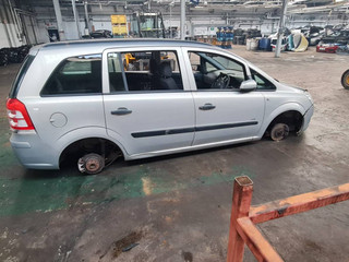 Opel Zafira 2  (B) рест. 2009
