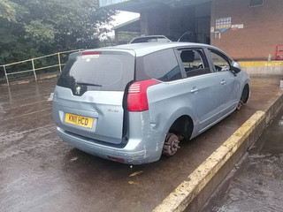 Peugeot 5008  T8 2011