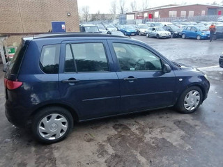 Mazda 2  DY 2003