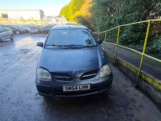 Nissan Almera Tino V10 рест. V10 2004