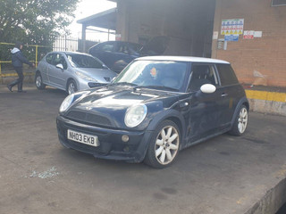Mini Cooper  R50 2003