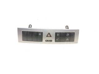 кнопка (выключатель) Mercedes-Benz C-Класс W203/S203/CL203 [рестайлинг] CL203 2004, 1.8 л., Kompr, M 271.946, бензин, АКПП, obsidianschwarz / 197, хетчбэк 3 дв., задний привод, правый руль, 2038216081