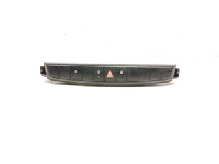 кнопка аварийной сигнализации Smart Forfour 1 поколение W454 2004, 1.1 л., i, M 134.910, бензин, 5МКПП, black / eb3, хетчбэк 5 дв., передний привод, A4548202310