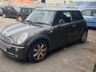 Mini Cooper рест. R50 2006