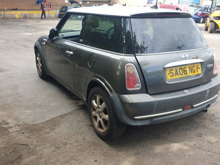 Mini Cooper рест. R50 2006