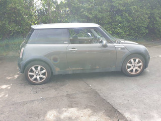 Mini Cooper рест. R50 2006