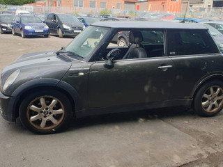 Mini Cooper рест. R50 2006