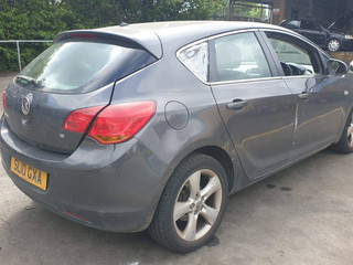 Opel Astra J 2010