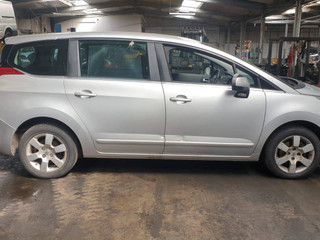 Peugeot 5008  T8 2010