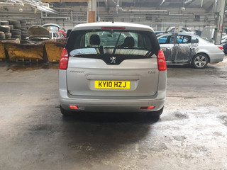 Peugeot 5008  T8 2010