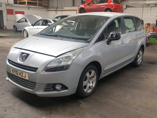 Peugeot 5008  T8 2010