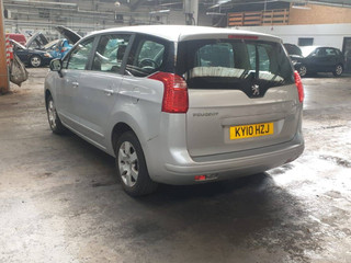 Peugeot 5008  T8 2010