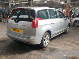 Peugeot 5008  T8 2010
