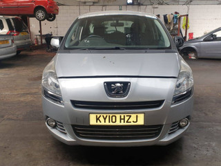 Peugeot 5008  T8 2010