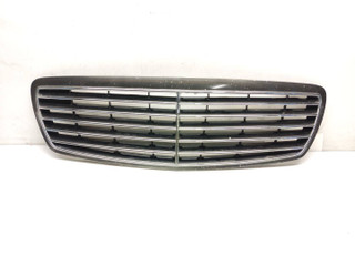 решетка радиатора Mercedes-Benz E-Класс W211/S211 2003, 3.2 л., CDi, OM 648.961, дизель, АКПП, brillantsilber / 744, седан, задний привод, правый руль, A2118800583, A2118800383