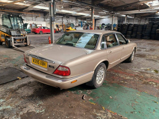 Jaguar XJ 2  2-й рест. X308 2000