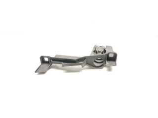 крепление фары левой BMW 3 серия E46 1999, 2.5 л., i, M52 B25 (256S4), бензин, АКПП, titansilber / 354, купе, задний привод, правый руль, 1301073018