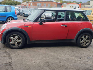 Mini Cooper рест. R50 2005