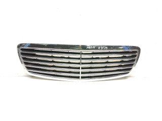решетка радиатора Mercedes-Benz E-Класс W211/S211 2004, 3.2 л., CDi, OM 648.961, дизель, АКПП, brillantsilber / 744, седан, задний привод, правый руль, A2118800583, A2118800383