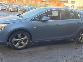 Opel Astra J 2010