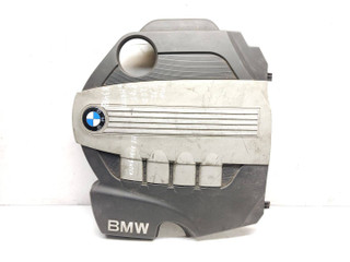 декоративная крышка двигателя BMW 3 серия E90/E91/E92/E93 E92 2007, 2.0 л., D, N47 D20 A, дизель, 6МКПП, karmesinrot/ a61, купе, задний привод, правый руль, 11147797410