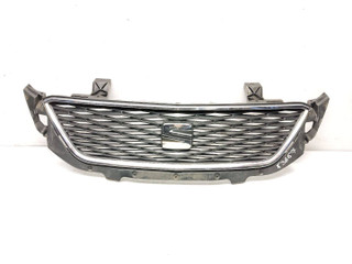 решетка радиатора SEAT Toledo 4 поколение KG 2014, 1.6 л., TDi, CAYC, дизель, 5МКПП, rojo pasion / lf3k, лифтбэк, передний привод, правый руль, 6JA853668