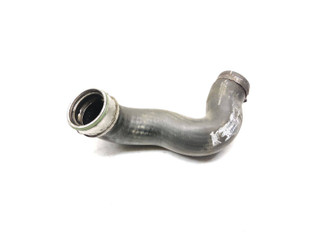патрубок интеркулера Mercedes-Benz A-Класс W169 2006, 2.0 л., CDi, OM 640.942, дизель, вариатор, polarsilber / 761, хетчбэк 5 дв., передний привод, правый руль, 1695280482