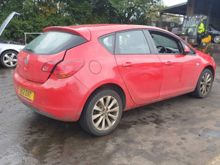 Opel Astra J 2012