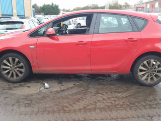 Opel Astra J 2012