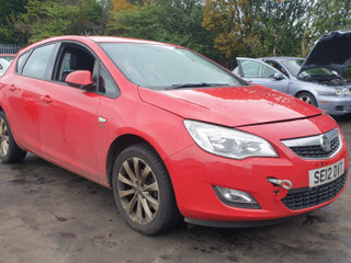 Opel Astra J 2012