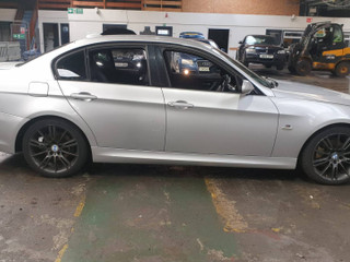 BMW 3 E90/E91/E92/E93 E90 2005