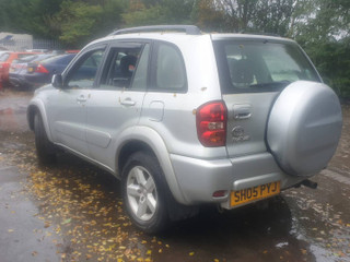 Toyota RAV4 2  (XA20) рест. 2005