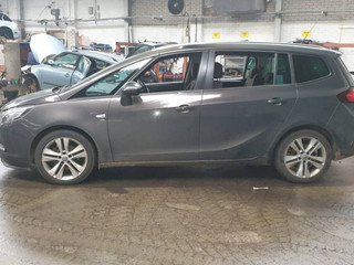 Opel Zafira 3  (C) 2013
