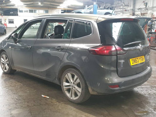 Opel Zafira 3  (C) 2013