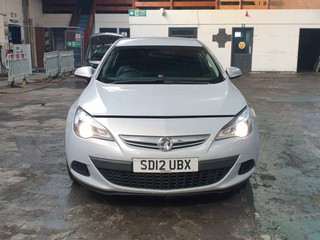 Opel Astra GTC J рест. 2012
