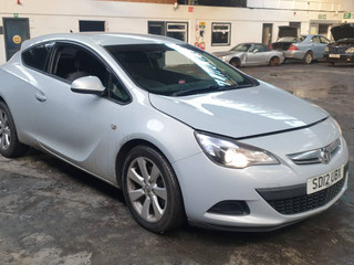 Opel Astra GTC J рест. 2012
