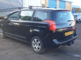 Peugeot 5008  T8 2013
