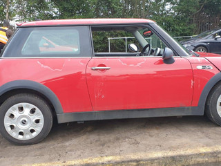 Mini Cooper рест. R50 2006