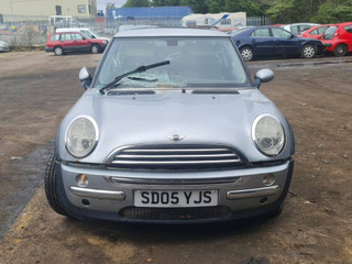 Mini Cooper рест. R50 2005
