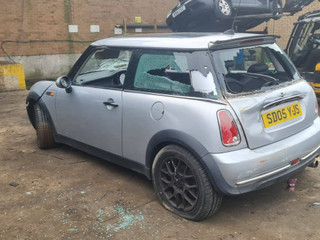 Mini Cooper рест. R50 2005