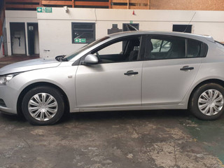 Chevrolet Cruze  J305 2012