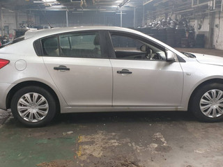 Chevrolet Cruze  J305 2012
