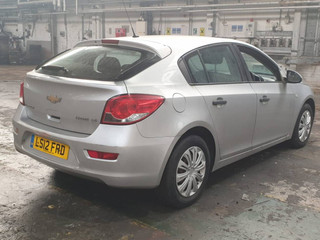 Chevrolet Cruze  J305 2012