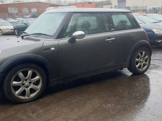 Mini Cooper рест. R50 2005